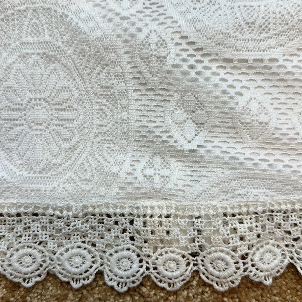 Gorgeous Fitted Lace Halter - Picture 3 of 3